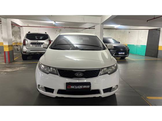 KIA CERATO 1.6 E.221 SEDAN 16V GASOLINA 4P AUTOMÁTICO